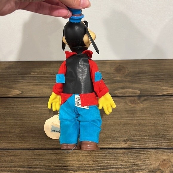 Vintage Walt Disney production’s plastic Goofy doll 9” - Picture 3 of 11